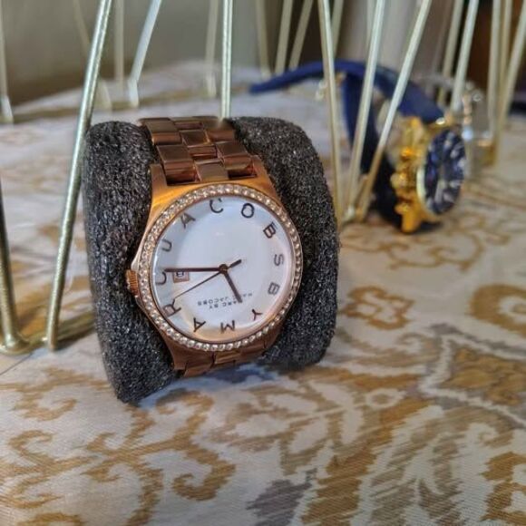 Women's Marc Jacob rose gold watch - Picture 5 of 8